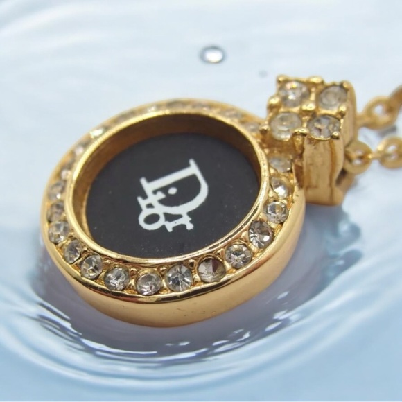 DIOR Signature Gold Necklace ๐๐ฅ - Picture 4 of 14